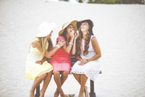 girls-1853958_1920